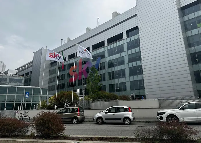 Regina Milano In Sky Santa Giulia - Sky Tv, Wifi E Breakfast Box